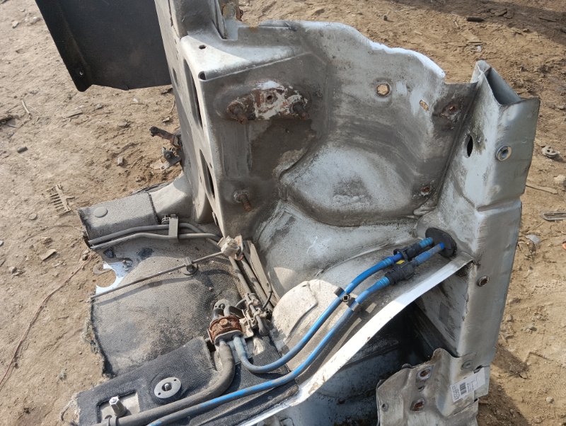 Лонжерон передний правый