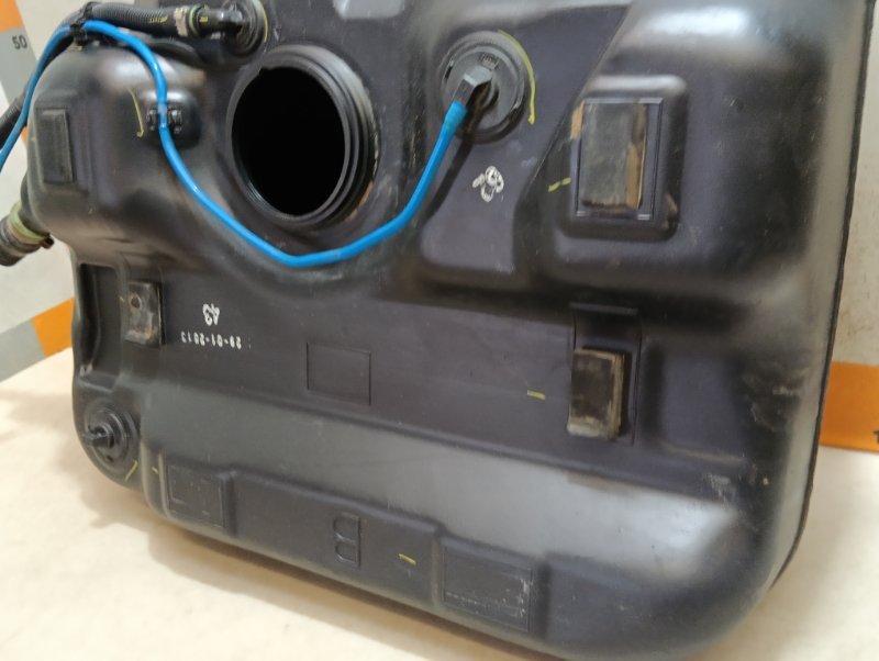 Бак топливный