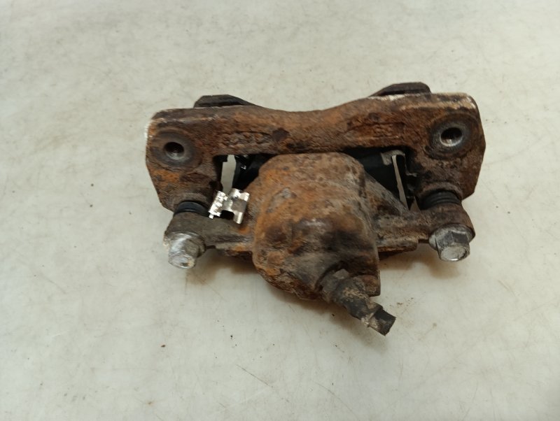 Суппорт передний левый