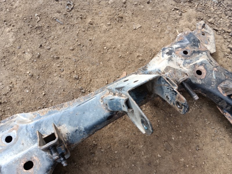 Балка подмоторная