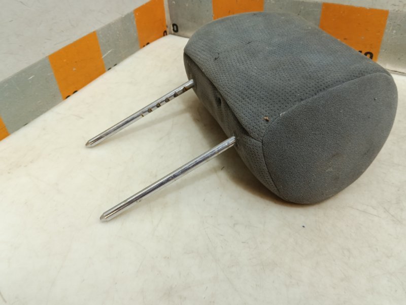 Подголовник сиденья