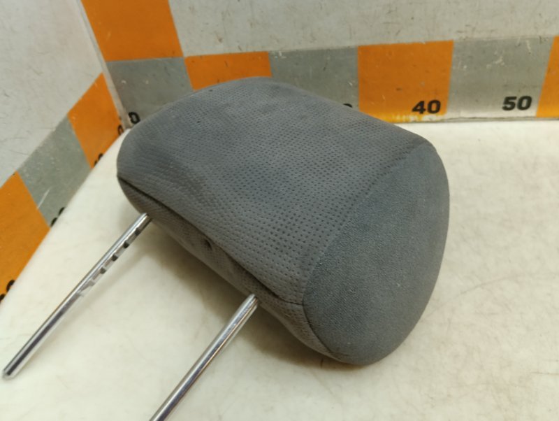 Подголовник сиденья