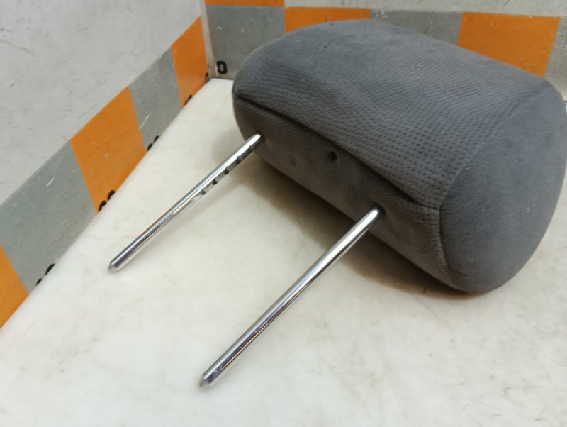 Подголовник сиденья