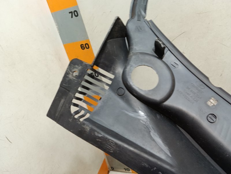 Планка под лобовое стекло