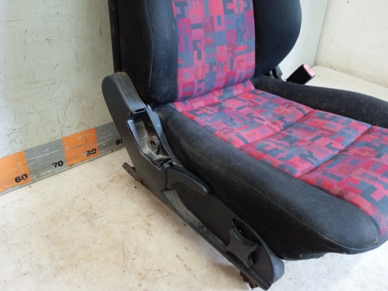 Сиденье переднее правое