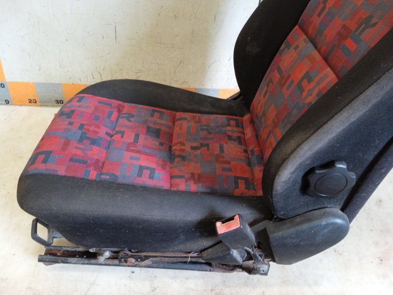 Сиденье переднее правое