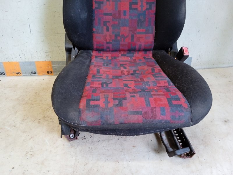 Сиденье переднее правое