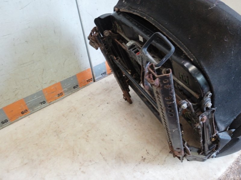 Сиденье переднее правое