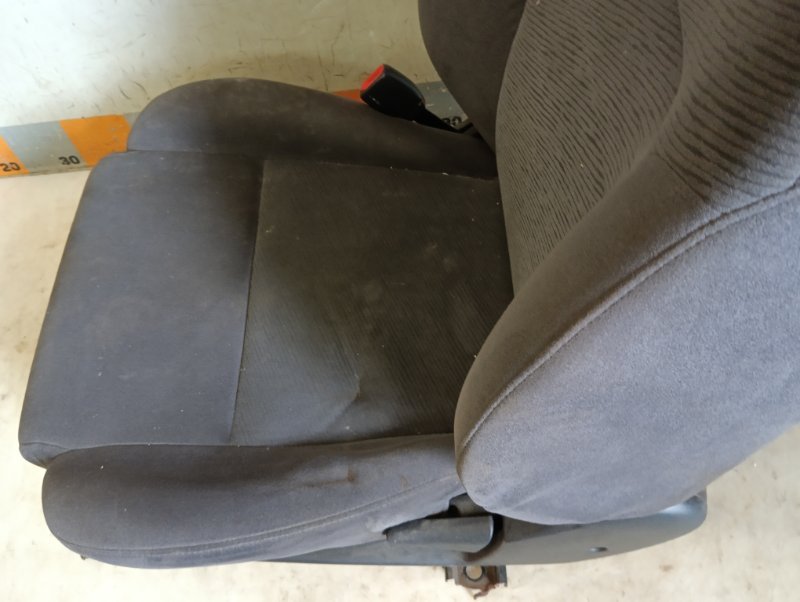 Сиденье переднее левое