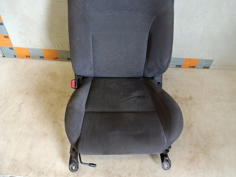 Сиденье переднее левое