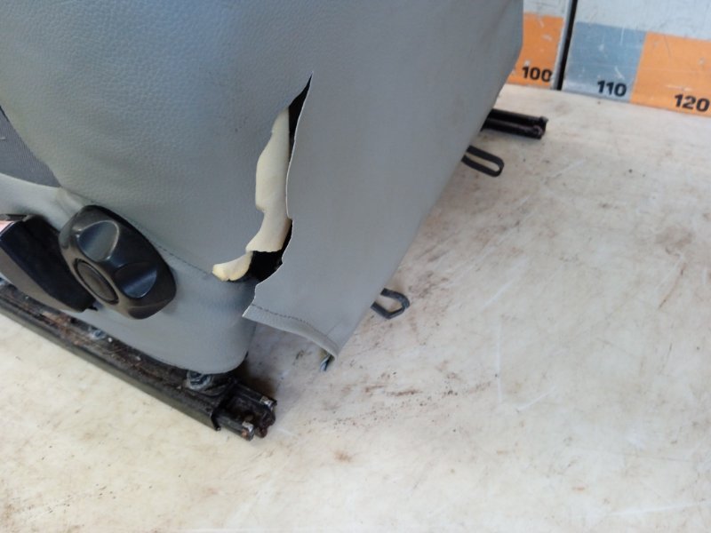 Сиденье переднее правое