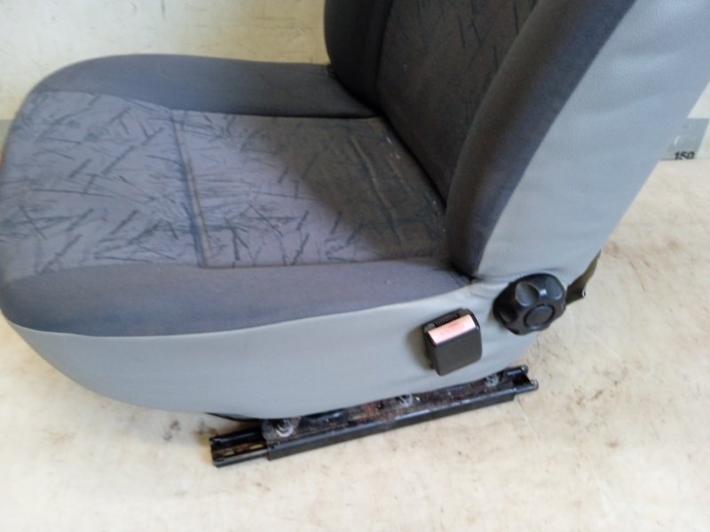 Сиденье переднее правое