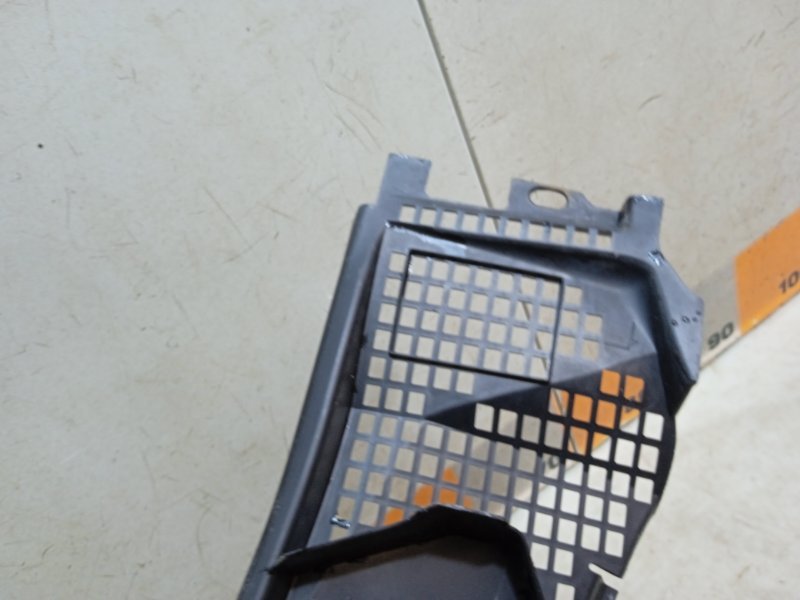 Планка под лобовое стекло