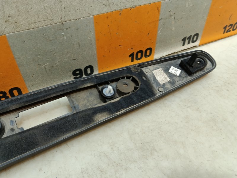 Накладка крышки багажника