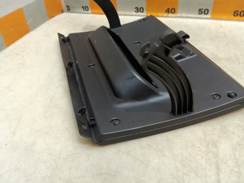 Крышка бардачка