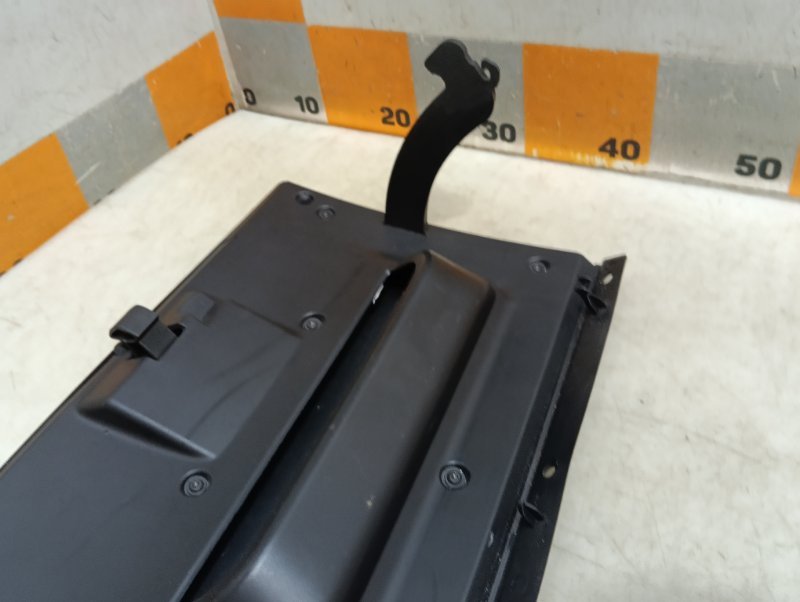 Крышка бардачка