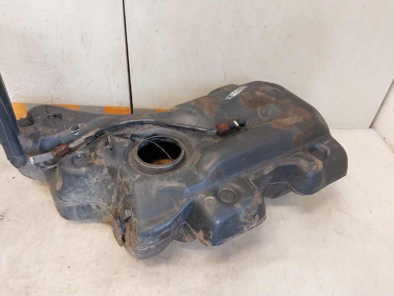 Бак топливный