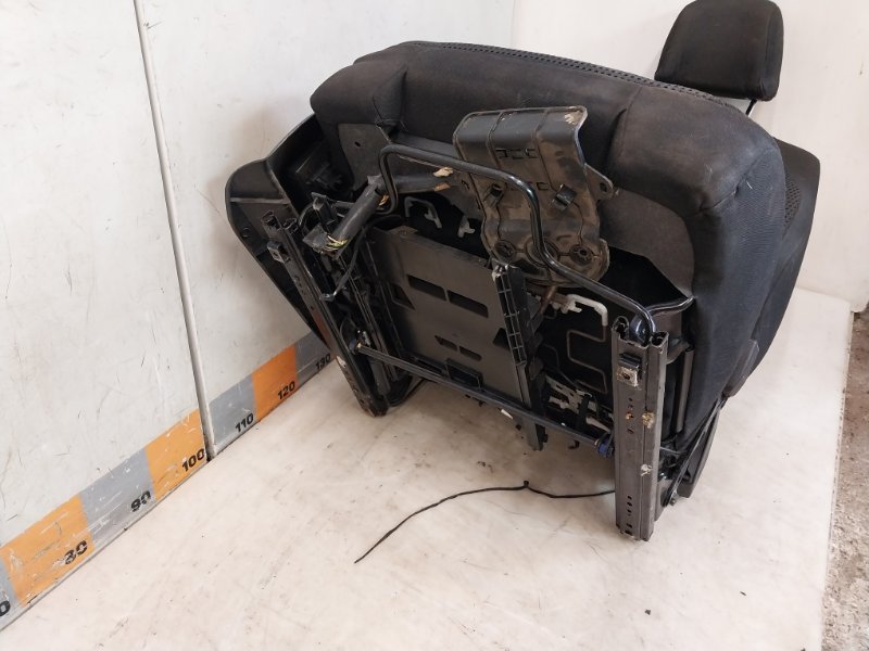 Сиденье переднее правое