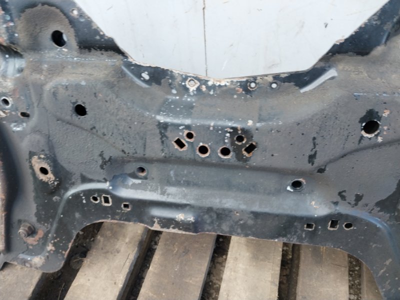 Балка подмоторная