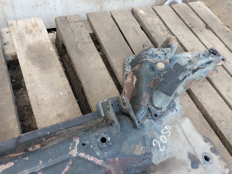 Балка подмоторная