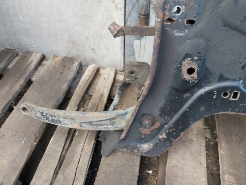 Балка подмоторная