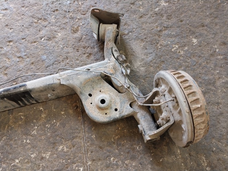 Балка задняя