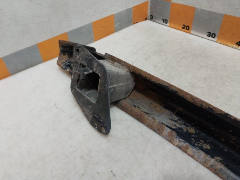 Усилитель заднего бампера