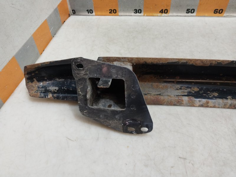 Усилитель заднего бампера