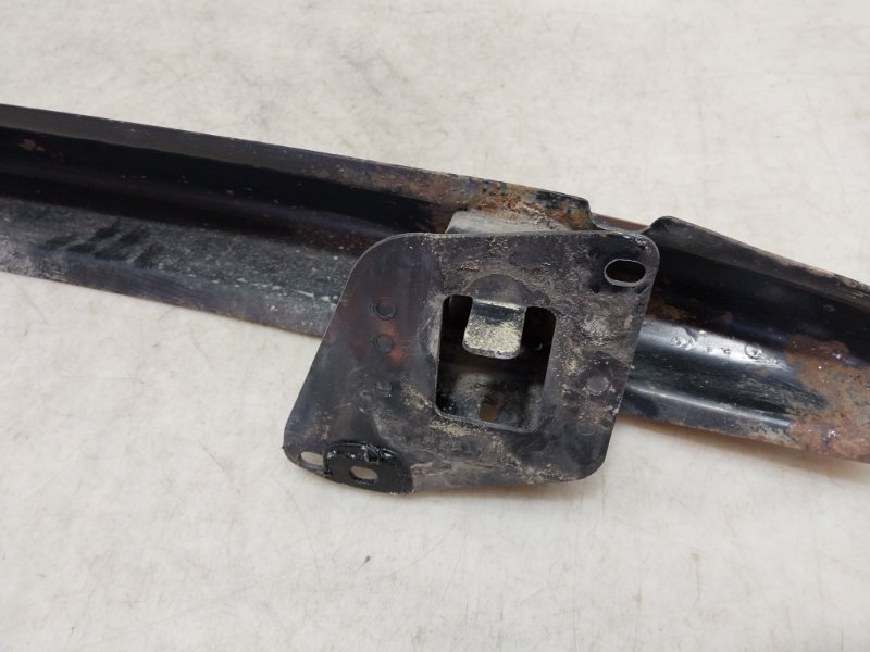 Усилитель заднего бампера