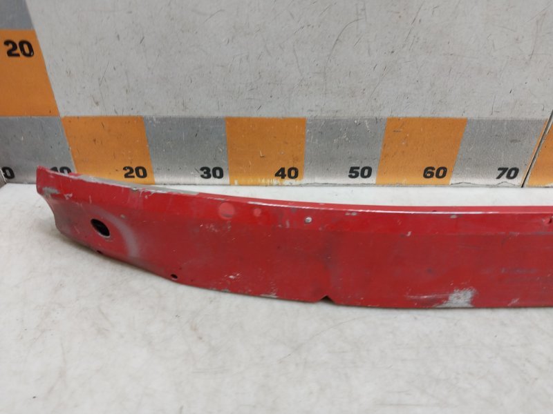 Усилитель переднего бампера