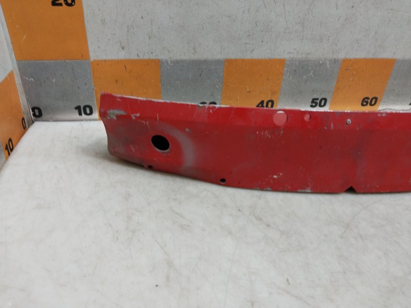 Усилитель переднего бампера