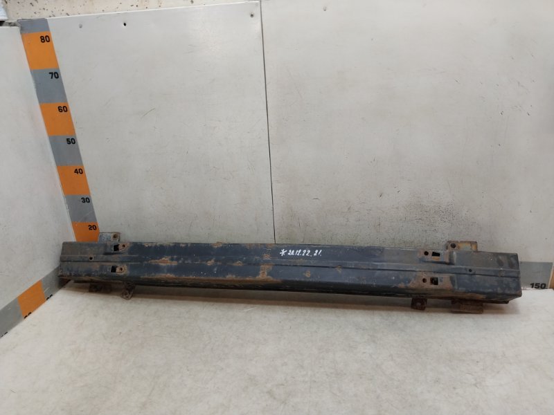 Усилитель переднего бампера