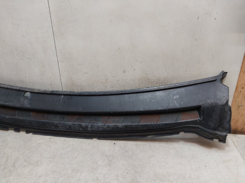 Решетка стеклоочистителей (Жабо)