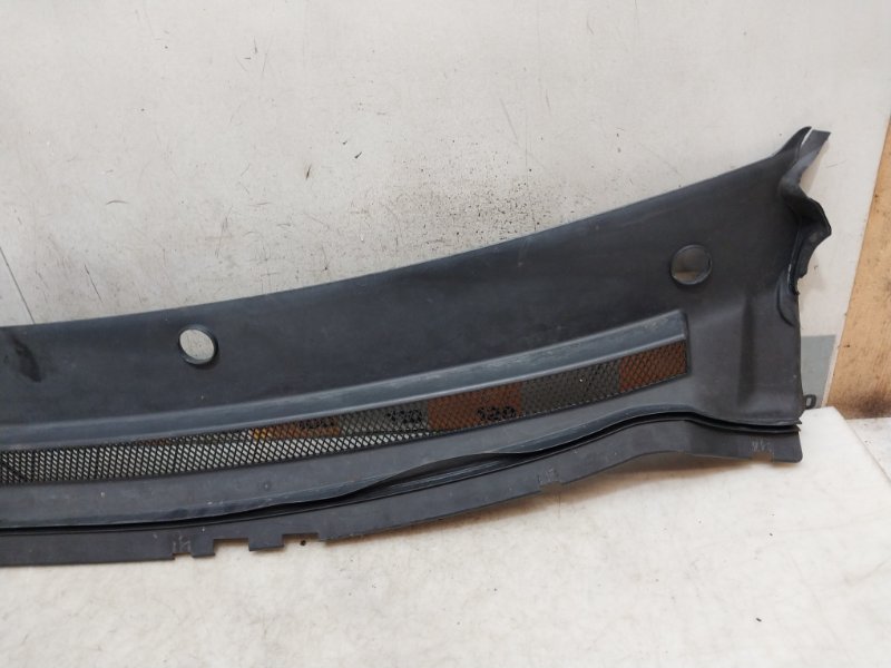 Решетка стеклоочистителей (Жабо)