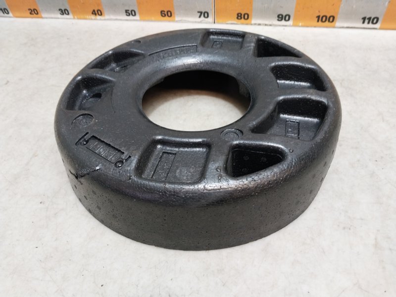 Кронштейн крепления запасного колеса