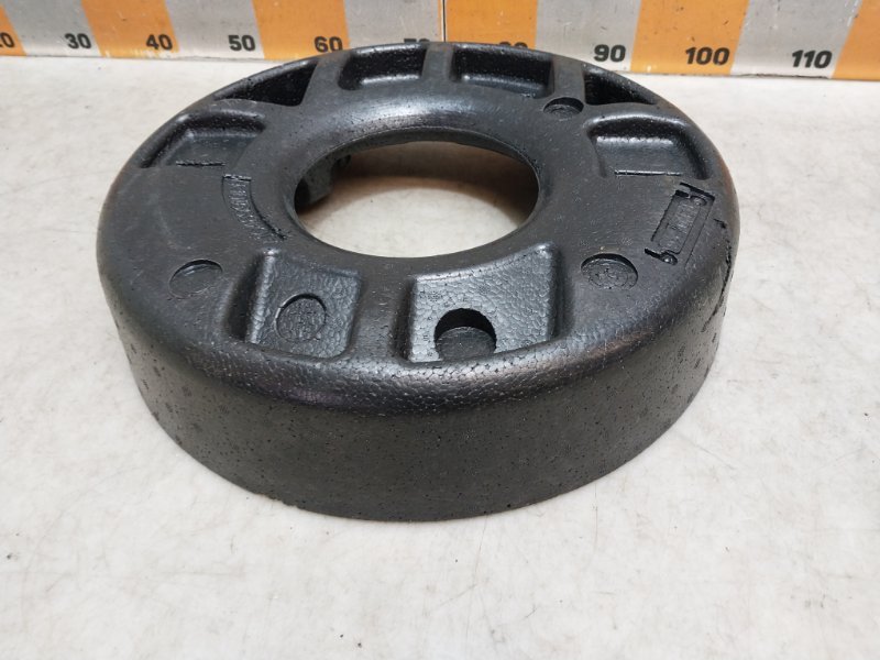 Кронштейн крепления запасного колеса