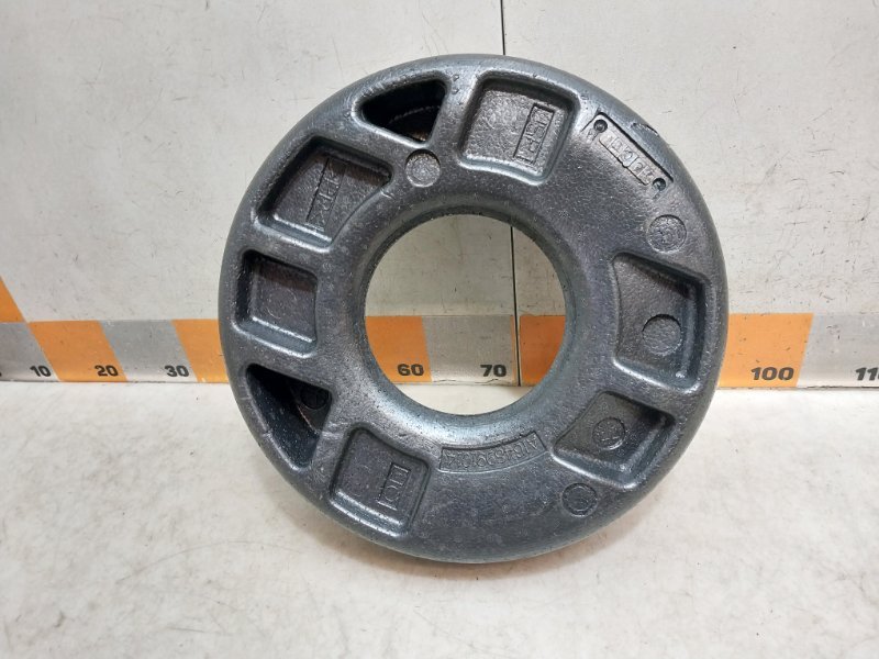 Кронштейн крепления запасного колеса