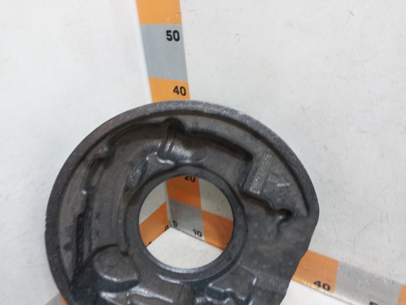 Кронштейн крепления запасного колеса