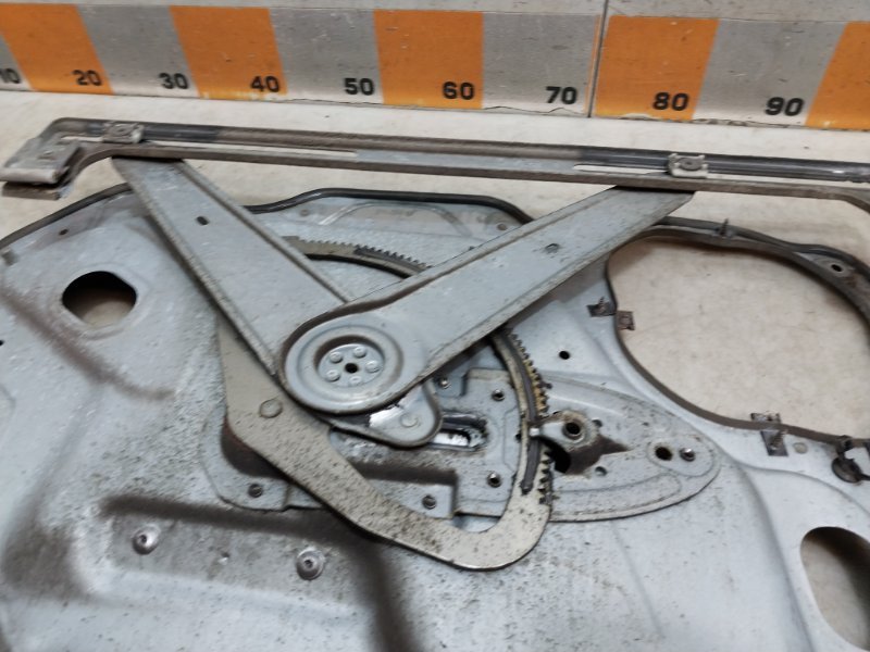 Стеклоподъемник электр. передний левый