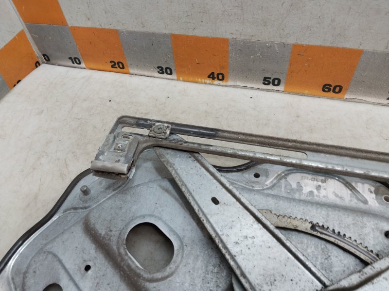 Стеклоподъемник электр. передний левый