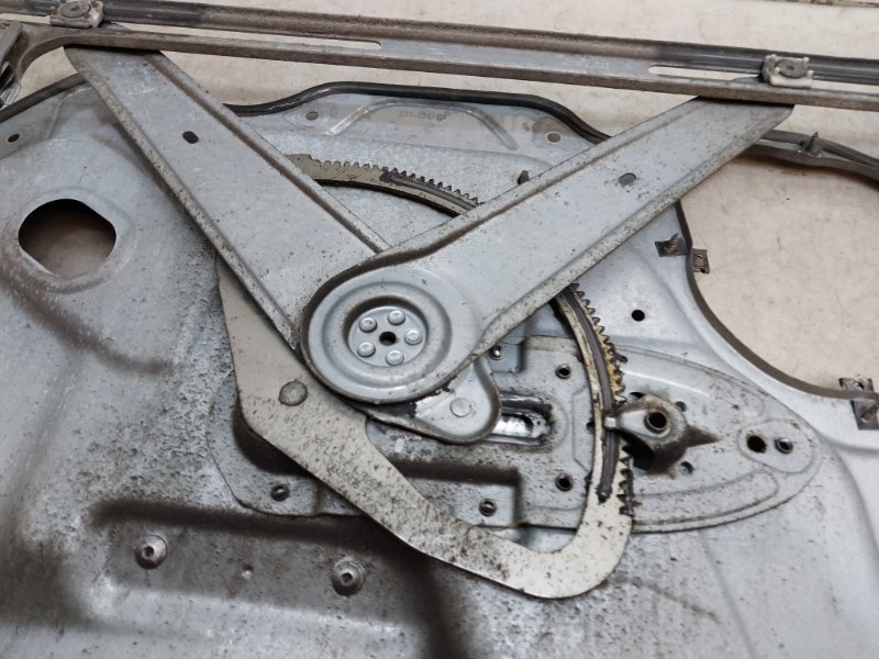 Стеклоподъемник электр. передний левый