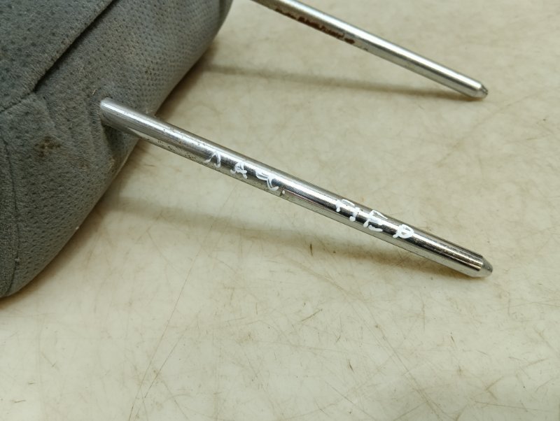 Подголовник сиденья