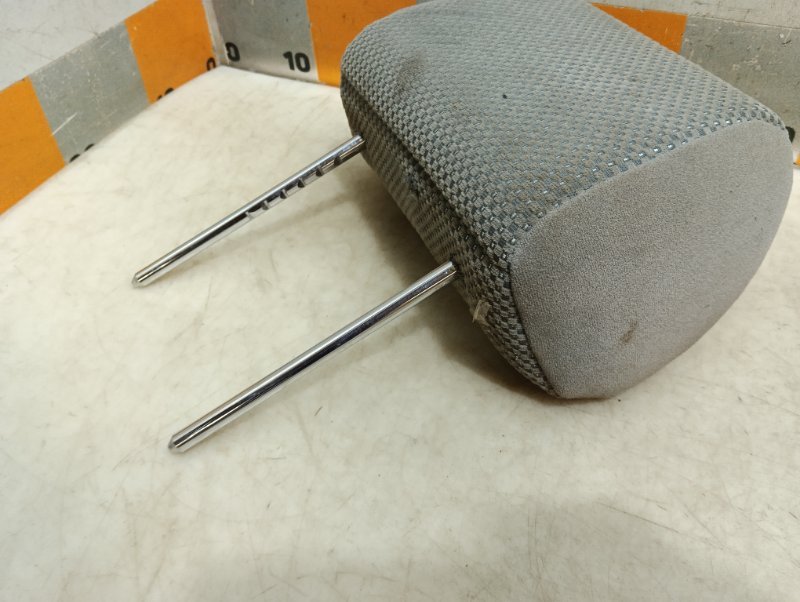 Подголовник сиденья