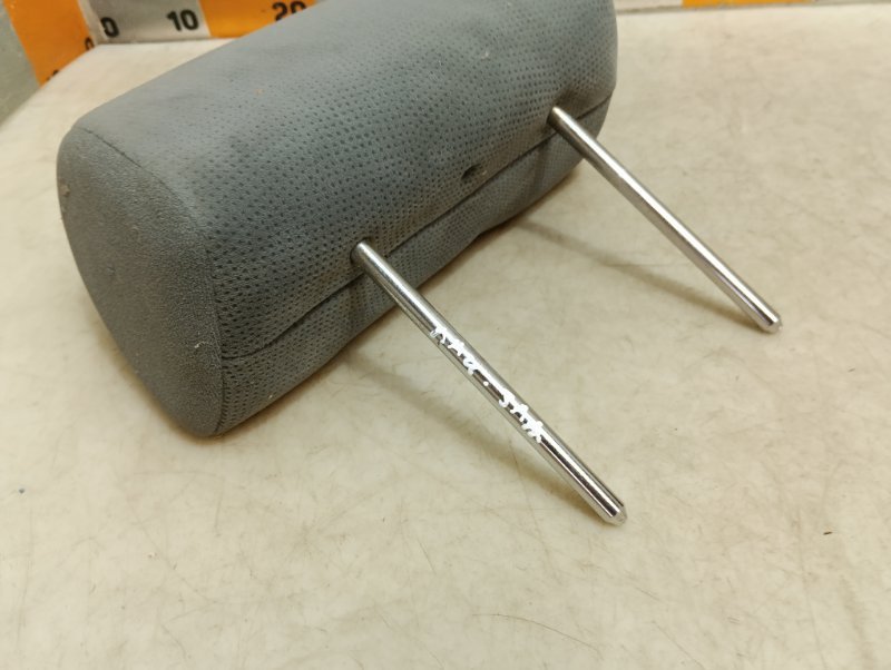 Подголовник сиденья