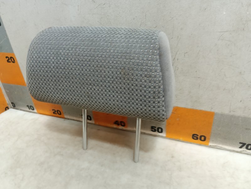 Подголовник сиденья