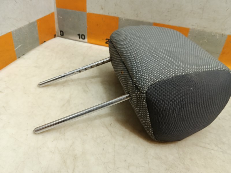 Подголовник сиденья