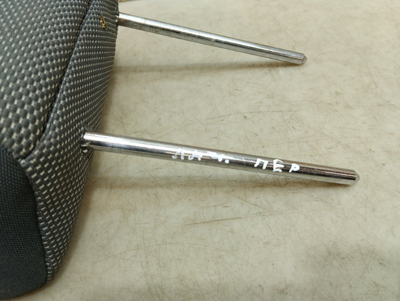 Подголовник сиденья