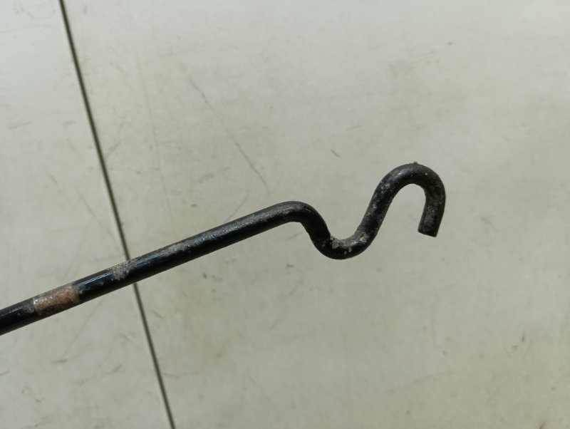 Держатель капота