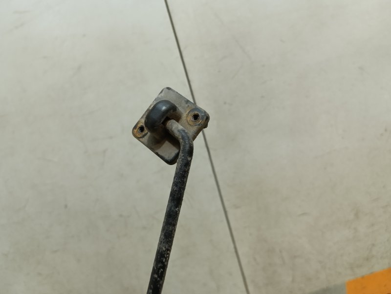 Держатель капота