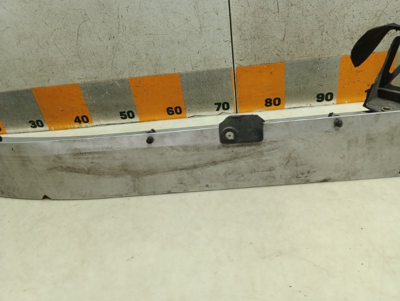 Усилитель переднего бампера